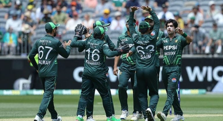 "South Africa vs Pakistan 2025: A Thrilling ODI at Karachi's National Stadium"